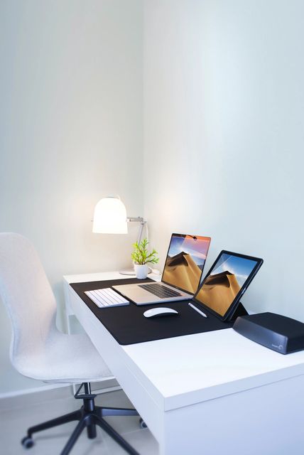 A white working table with white office chair